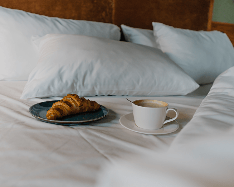 Hotel MAI Amsterdam Goedemorgen Ontbijt Koffie Croissant